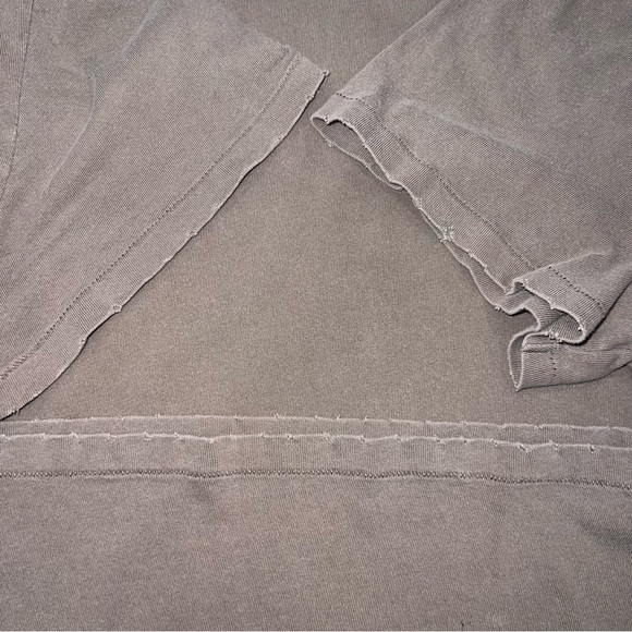 Elwood Oversized Tee Size Large - Picture 5 of 5